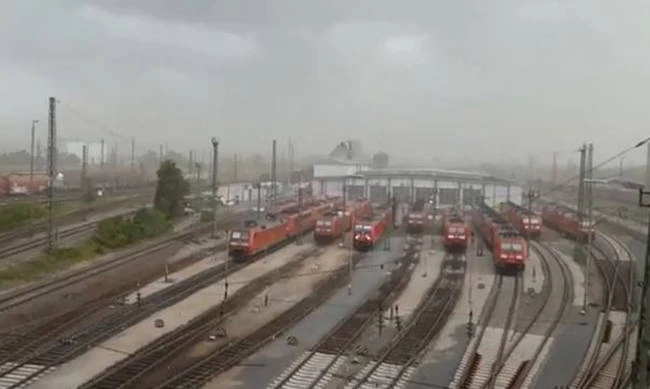 Θυελλώδεις άνεμοι ξηλώνουν τεράστια οροφή – Συγκλονιστικό βίντεο